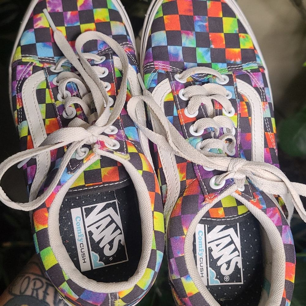 Vans Rainbow TieDye Checkered Comfy Cush WOMENS 9.5 MENS 8 like new PRIDE 🌈